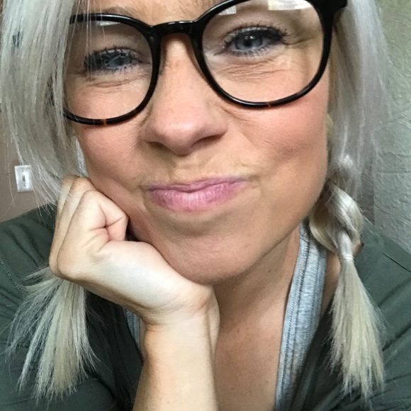 Meet your Posher, Miranda - Picture 6 of 7